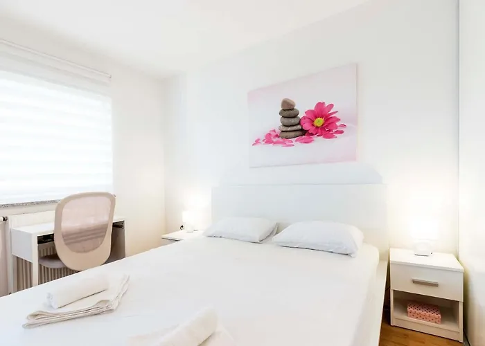 Апартаменты Elena *